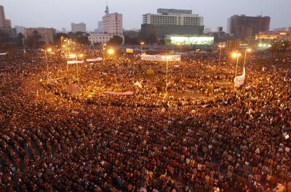 manifestants-place-Tahrir-Egypte